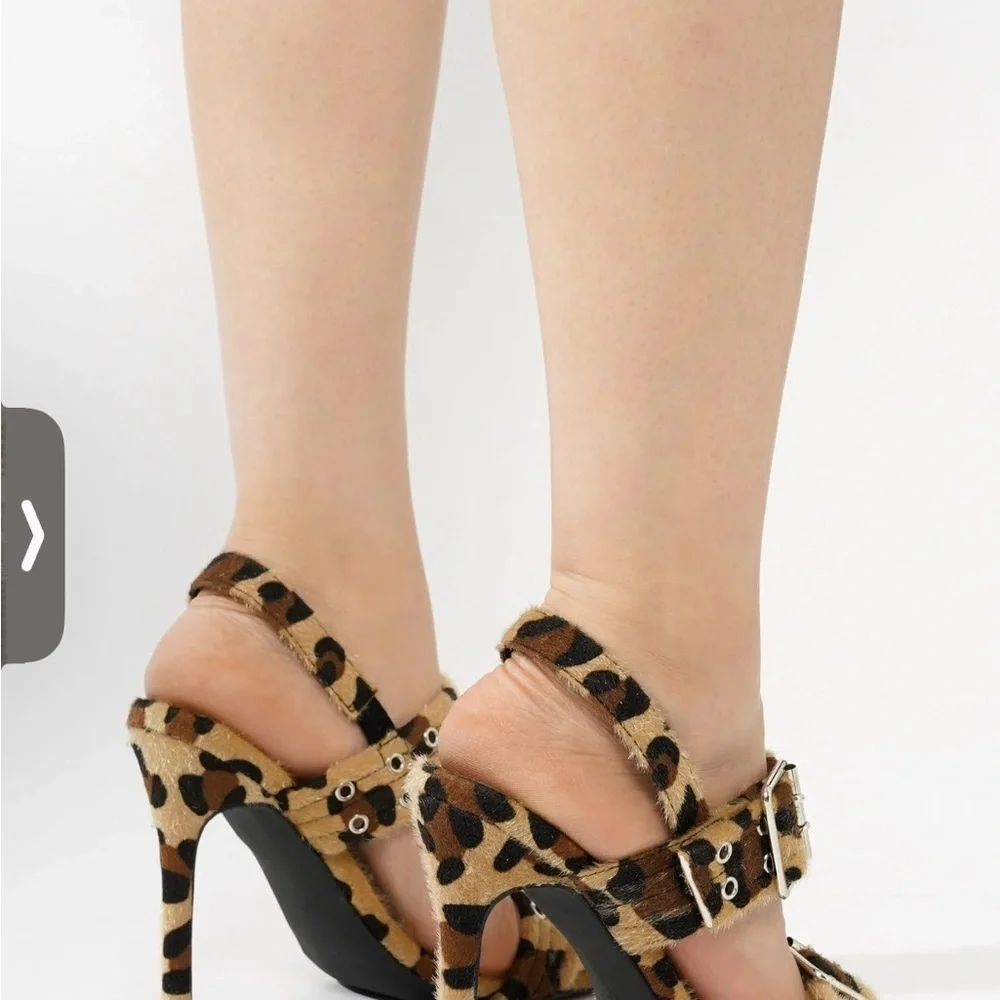 Cape Robbin Girls Leopard Print Buckle Sandals - Brown & Black